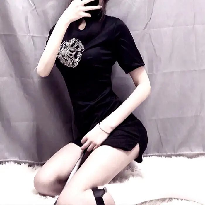 背带短裤丧尸来袭